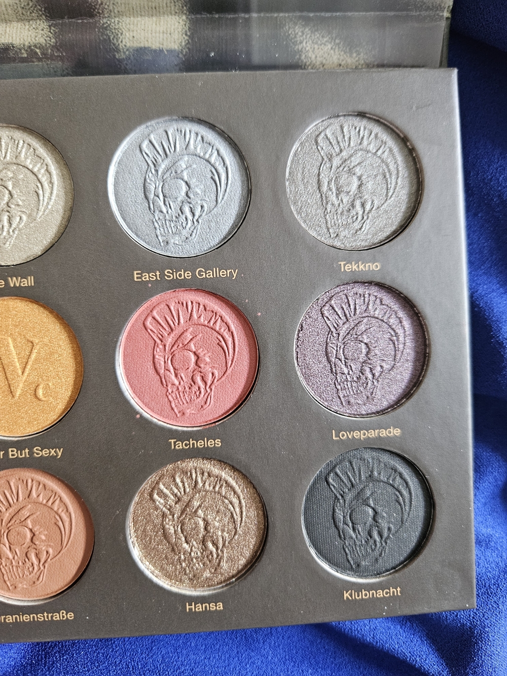 Nomad Berlin Untergrund Intense Eye Shadow Palette - Picture 3 of 6